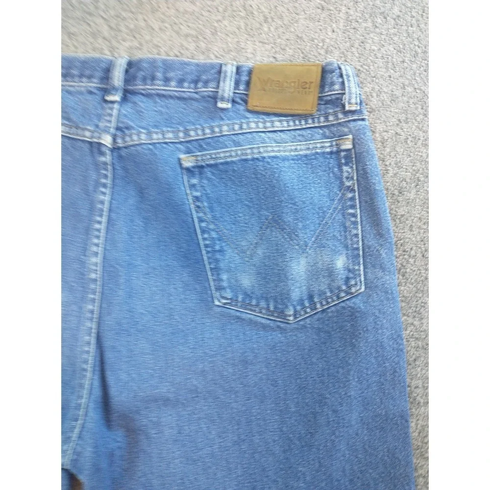 Wrangler Rugged Wear Mens Blue Straight Leg Jeans 38x29 Medium Wash 39902PW